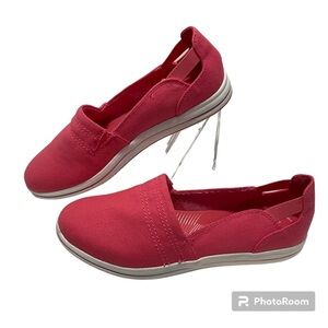 CLARKS Cloudsteppers Canvas Slip-Ons Breeze Step Bright Coral Women’s 8